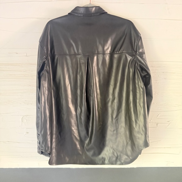 American Eagle | Size M | Oversized Vegan Leather Shacket – Black - Picture 5 of 9